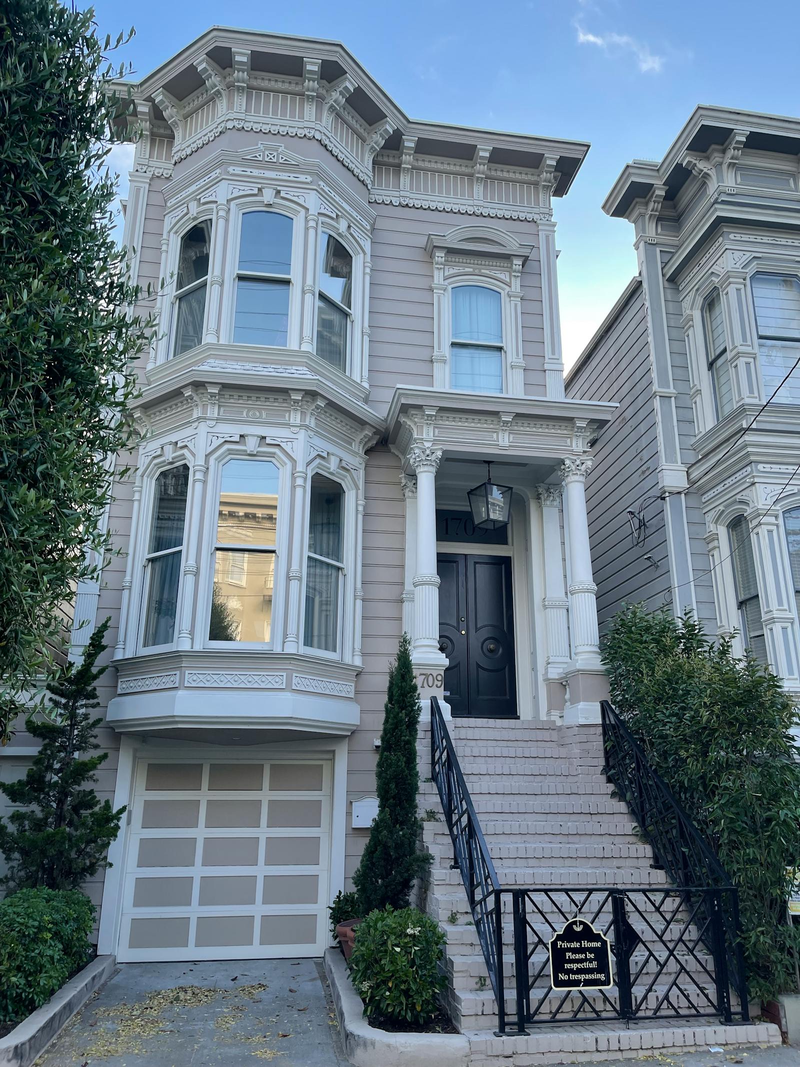 A stately white Italianate Victorian home in San Francisco